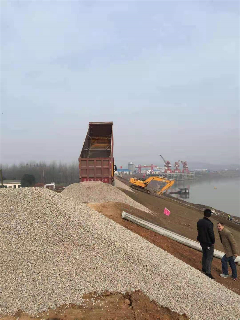 湖南小山建設(shè)有限公司,承接水利水電工程,承接河湖疏浚工程,機械設(shè)備租賃,建材銷售,小山建設(shè)