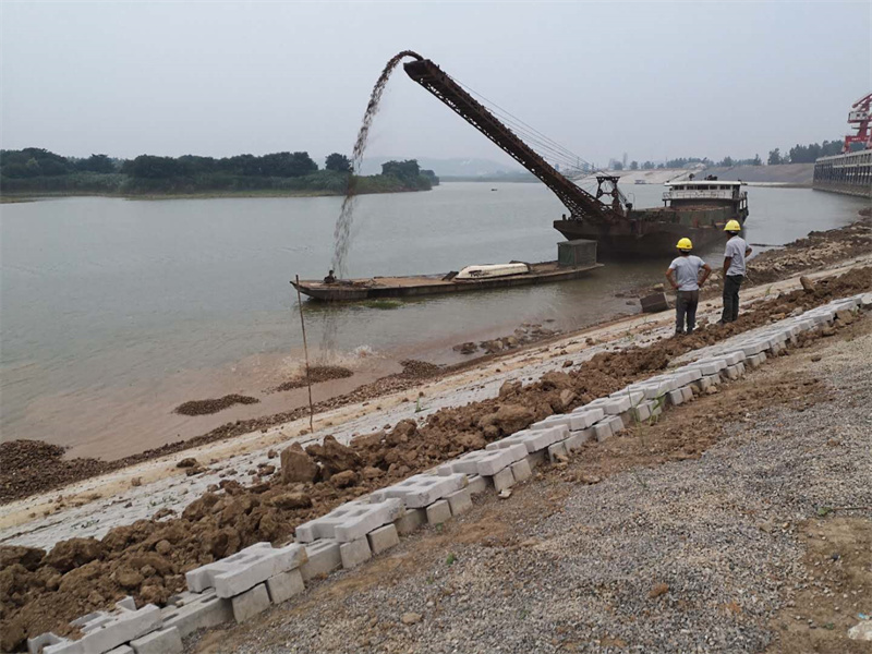 湖南小山建設(shè)有限公司,承接水利水電工程,承接河湖疏浚工程,機械設(shè)備租賃,建材銷售,小山建設(shè)